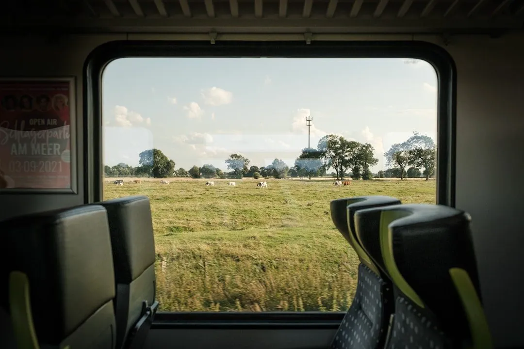 歐洲鐵路沿線列車與軌道景色