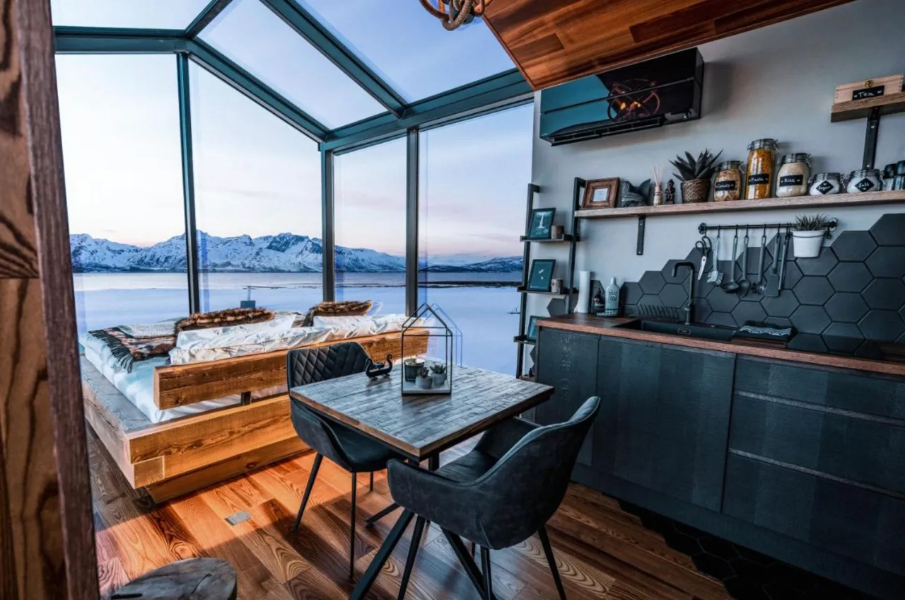 Aera Glass cabins